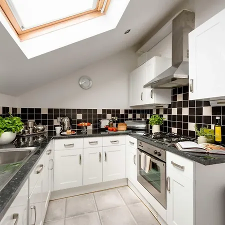 Fishermans Warehouse *