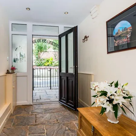 Fishermans Warehouse